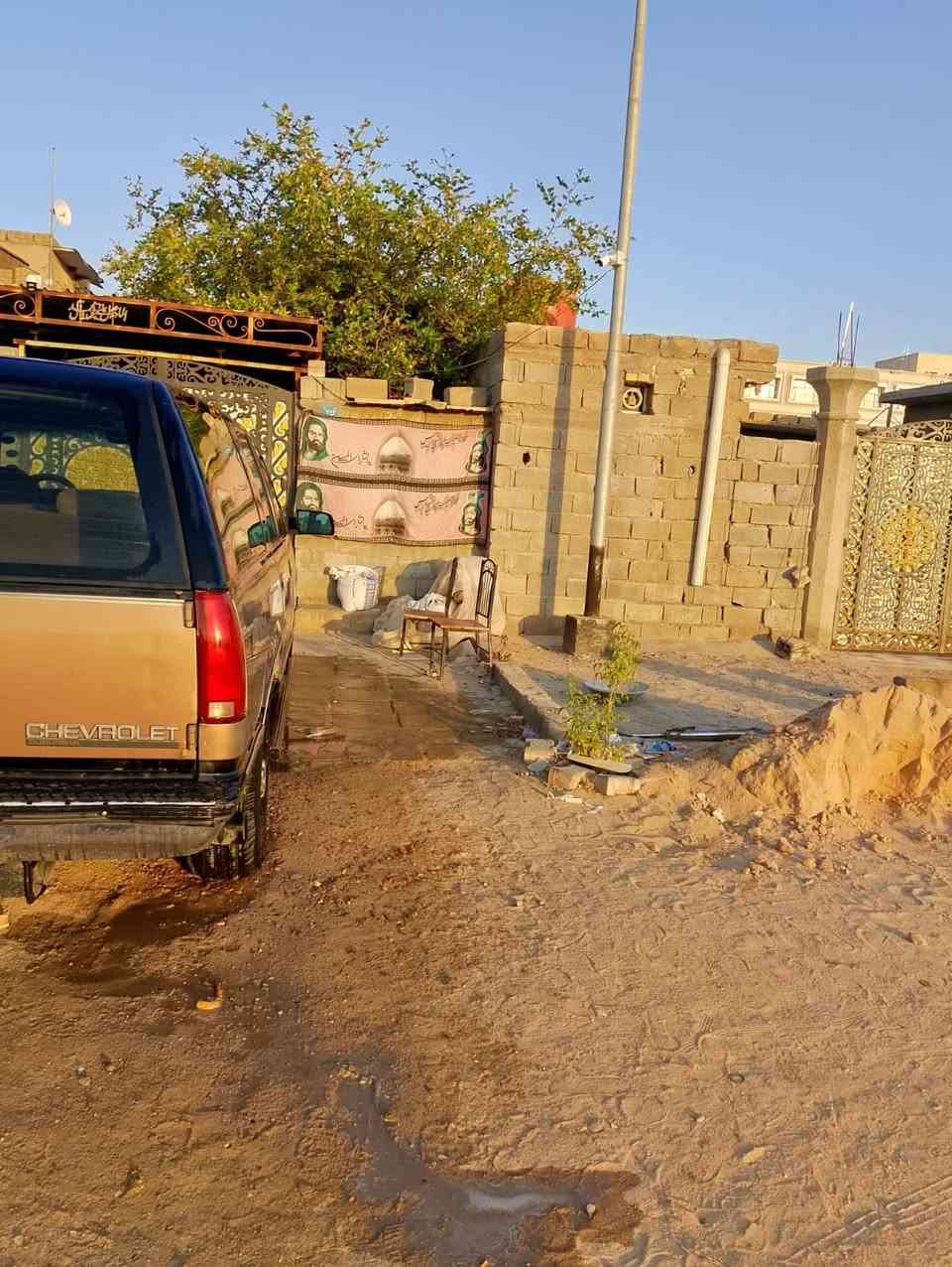 السلام وعليكم سياره بهبهان شوفو ليت فحل كير ومكينه خير من الله كهرباء كله شغال تخم تاير غرفه حلوه مديل 95 رقمه بصره مكان السياره ام قصر 
للبيع أو مراوس بسياره بي ام 
***********
