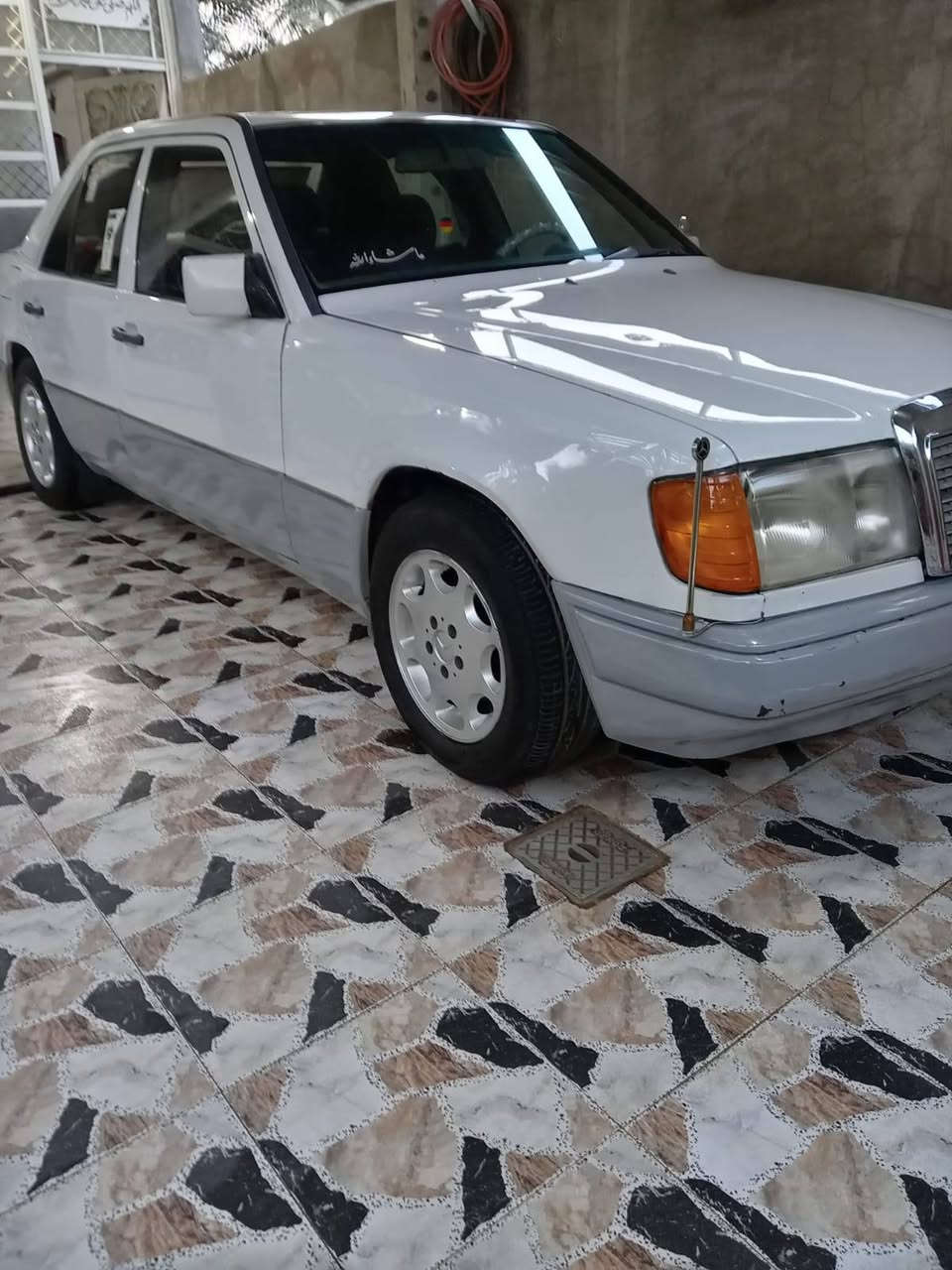 مارسدس دب محور بطة 3000 موديل 88 محدثة 92 
رقم اربيل بسمي 
سعرها 65 وبيها مجال للشراي 
تبريد ويه السويج 
مكانها ديالى


**إذا كنت صاحب هذا الإعلان وتريد حذفه لأي سبب، رجاءا أرسل رسالة إلى الدعم الفني**