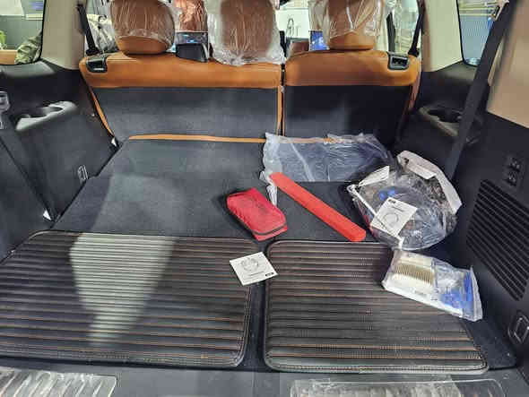 السلام عليكم للبيع نيسان باترول موديل 2024 بلاتينيوم خليجي وكالة السور ضمان 3سنوات اعلى مواصفات 3 شاشات ماشيه 18 الف مغلفه PPF استلام من الزيرو بأسمي رقم بغداد مكفوله من كلشي السعر 565 للستفسار الاتصال ***********
