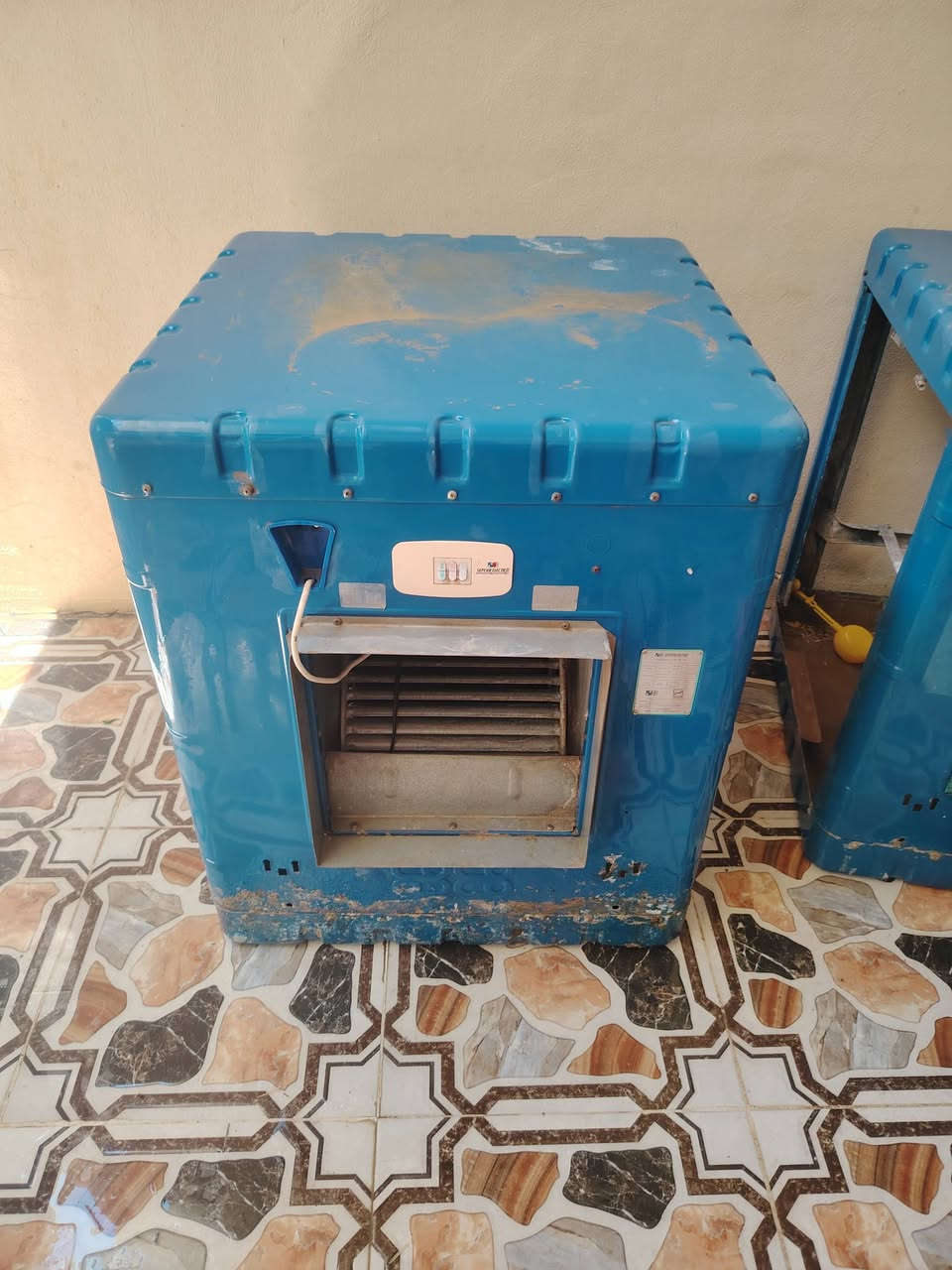 دوو موبەریدەی سۆپەر الکتریک دەرەجە یەک زۆر پاکن حەجم دوونیو ماتۆڕ بیلادی کامل بەشەرت و زەمان
ئەوەی لولەکەی پێوەیە زۆرپاکترە لەویتر نرخی 75هەزار و مامەڵە 
ئەویتر 60هەزار و تۆزێ مامەڵە 
شوێن:سمود ***********
دوو موبەریدەی سۆپەر الکتریک دەرەجە یەک زۆر پاکن حەجم دوونیو ماتۆڕ بیلادی کامل بەشەرت و زەمان
