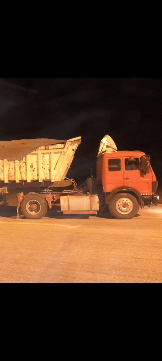 السلام عليكم للبيع راس تك محور طويل  موديل 75 مكفوله كفاله عامه مكينه عادي كير برميل تخم تاير تحويره قلاب بسمي
للإستفسار  ***********
