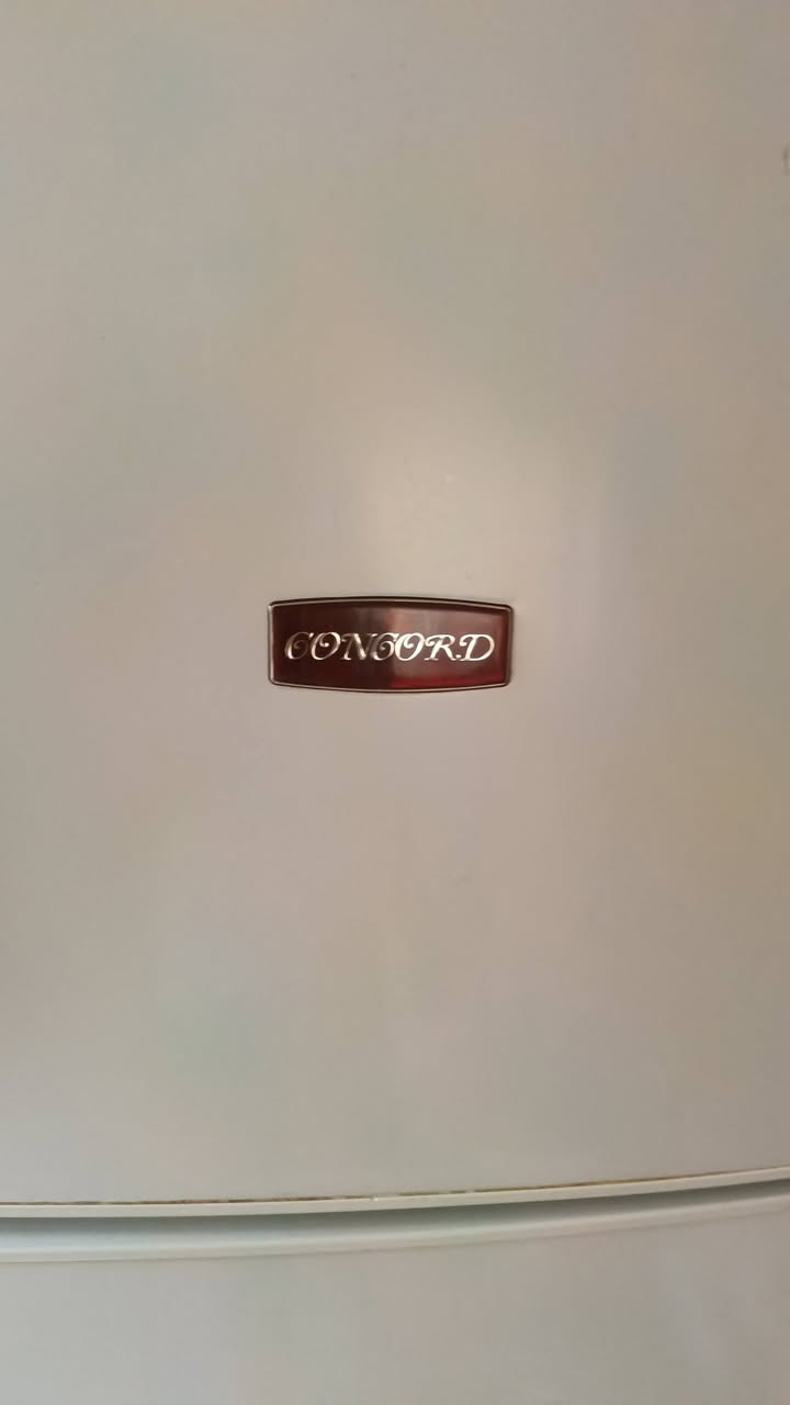 ثلاجة كونكورد الاصلي حجم 18قدم ماطور وغاز الشركة السعر 270الف وبي مجال للاسفسار***********
