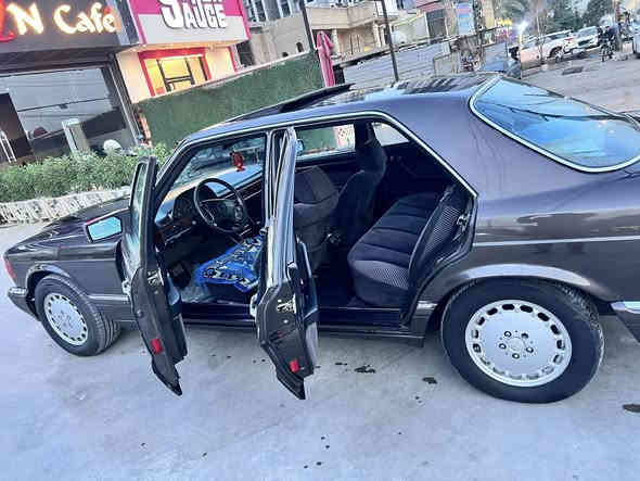 السلام عليكم للبيع السعر ٩٠ فقل 
مرسدس جامبو موديل ٩٠
حجم 300 SEباب قصير 
مصبوغ حزام بدون ضربه 
كير محرك صدر تبريد فتحه 
كهرباء كشنات كهرباء 
سنتر لوك اريل كهرباء 
دبل مروحه مكان السيارة 
بسمي تريد تحويل او وكالة 
بغداد حي الجهاد
***********
