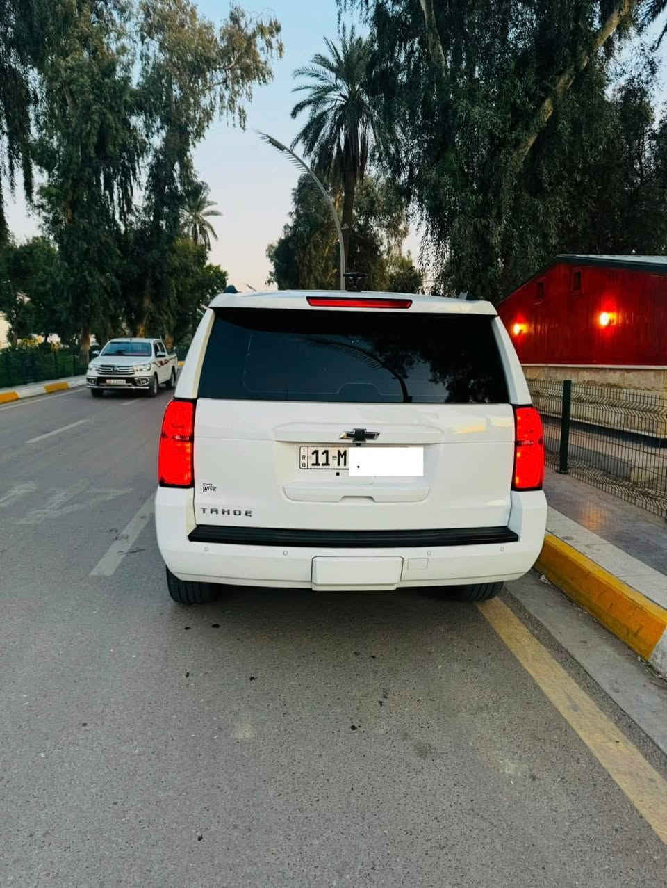 السلام عليكم
تاهو 2018 للبيع 
رقم بغداد وارد امريكي
سياره بيه خمس قطع صبغ وحادثه خفيف مو قوي
شراي اتواصل وادزلك صور امريكا 
 ماشيه 115 كيلو 
سياره هاي كدامك نصبته وبالحقيقه بعد احلى 
السعر 325 ورقه وبيه مجال نقد 
او قسط للمعارف فقط 
مكان سياره ديالى بعقوبة
للتواصل واتس ***********
