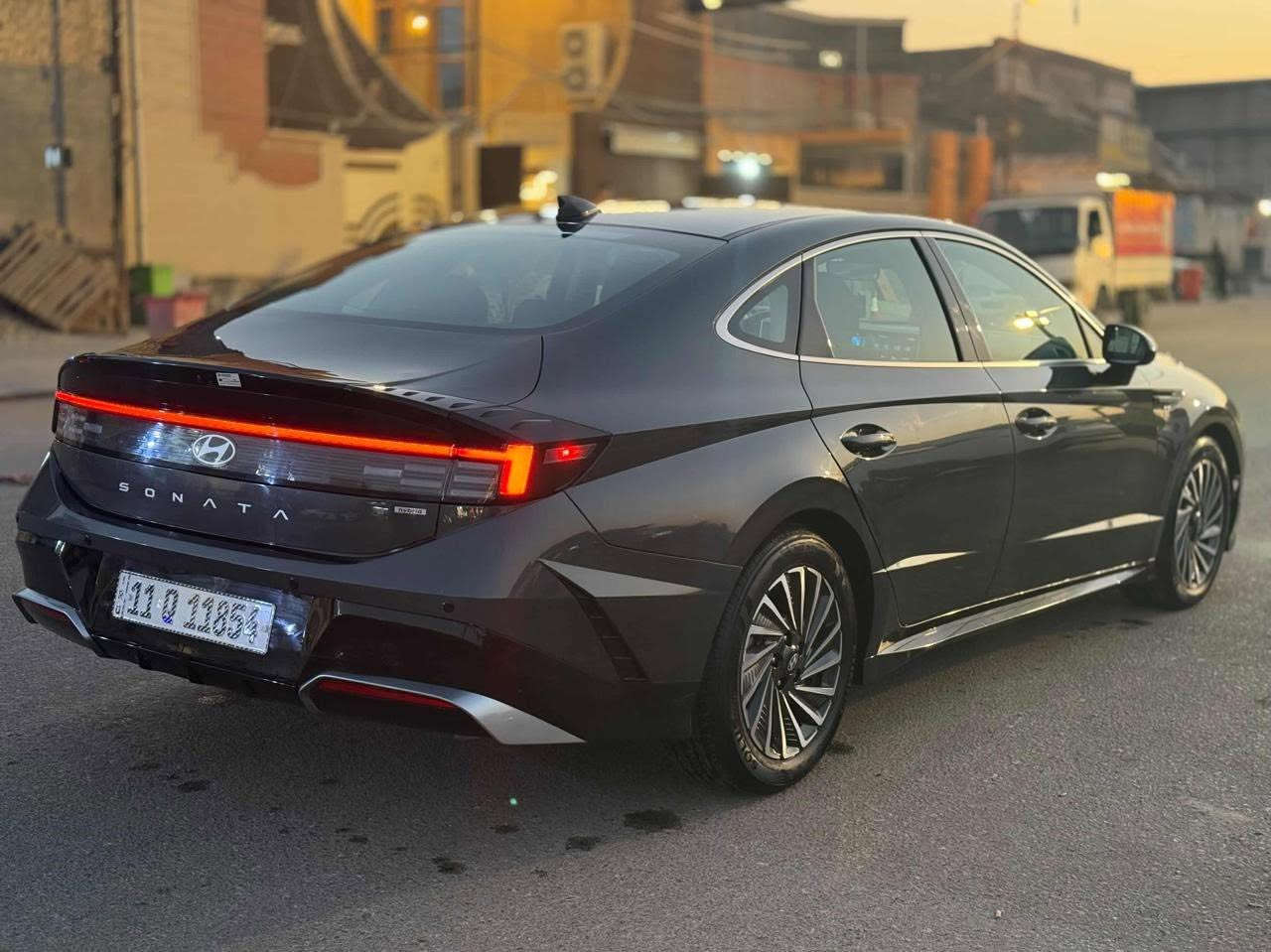 2025 hybrid

سوناتا ٢٠٢٥ هايبرد ( بنزين + كهرباء ) 
بجم كبس
حادث قبق جنطه صبغ فقط+ تعديل بارد بالباب الخلفي
التفويله تمشي 1000km 
بصمه 
شاشه متصل كاربلاي
رادار امامي تحديد مسار عدم الخروج عن الخط توقف عند الطوارئ مع مثبت سرعه ( قيادة اليه ) 
رادار خلفي توقف تقائي
رادارات جانبية نقط عمياء
شحن لاسلكي
جنطة ليزر فتح تلقائي
كير تعليك
ماشية 44 الف كيلو متر
السياره جاهزة من صيانه وكلشي ماعايزه برغي
مكان السيارة النجف 
السعر 205 مع مجال بسيط
***********

