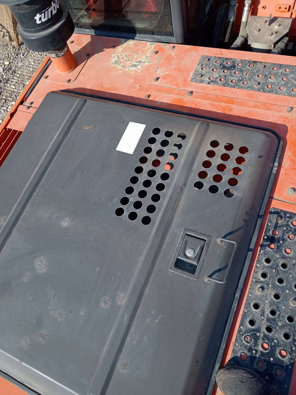 السلام عليكم حفاره جي فايف موديل 2015 وظع شركه مظخه محرك بم كشره نظيفه وحلوه 90/100 زناجيل رولاة جدد حداديه 75/100 العنوان واسط عزيزيه للاستفسار (***********)***********)
