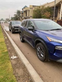 نيسان روج موديل ٢٠٢٣ ماشية ١٨ الف مايل السيارة بيها صبغ بنيد جاملغ صفح...