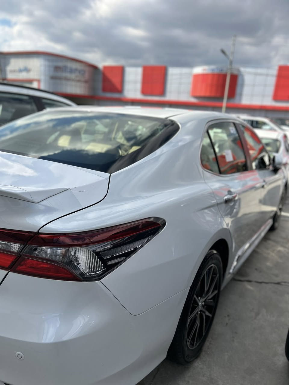 Toyota Camry LE
مودیل : ٢٠٢٣ 
عدد الأميال :٣٦٠٠٠ كم
كفاله عامه : بدون صبغ ، بدون بارد 
سلندر : ٤ سلندر
محرک : ٢.٥
اللون : ابیض صدفي
خليجي شركة سيد نهرو - رقم سليمانية - رقم و سنوية جديدة لحد ٢٠٢٩ - دعامية لدعامية مكفول - صورة سونار موجودة
شاشة بلادية - حساسات خلفية - بريك بصمة - اوتو هولد - تبريد لمس - تبريد مركزي - تحكم ستيرن - ٦ ايرباك - مرآة اشارة و كهرباء - تحديد سرعة

رقم الهاتف :*********** 

---------------

Toyota Camry LE
مۆدێل : ٢٠٢٣
ماوەی ڕۆیشتن :٣٦٠٠٠ كم
بۆیاغ : بێ بۆیاغ ، بێ سارد 
پستۆن : ٤ پستۆن
بزوێنەر : ٢.٥
ڕەنگ : سپی سەدەفی
خەلیجی شرکە سید نهرۆ  - ڕەقەم سلێمانی - ڕەقەم و سەنەوی تازە تا ٢٠٢٩ - دەعامی بۆ دەعامی بە شەرت - وێنەی سۆنەرم داناوە
شاشەی بیلادی - حاسەی دواوە - برێک بەصمە - ئەوتۆ هۆڵد - تەبرید لەمس - تەبرید مەرکەزی - سوکان ڤۆلیۆم - ٦ ئێرباگ - ئاوێنە ئیشارەت و کارەبایی - دیاریکردنی خێرایی 

ژمارە مۆبایل :***********
