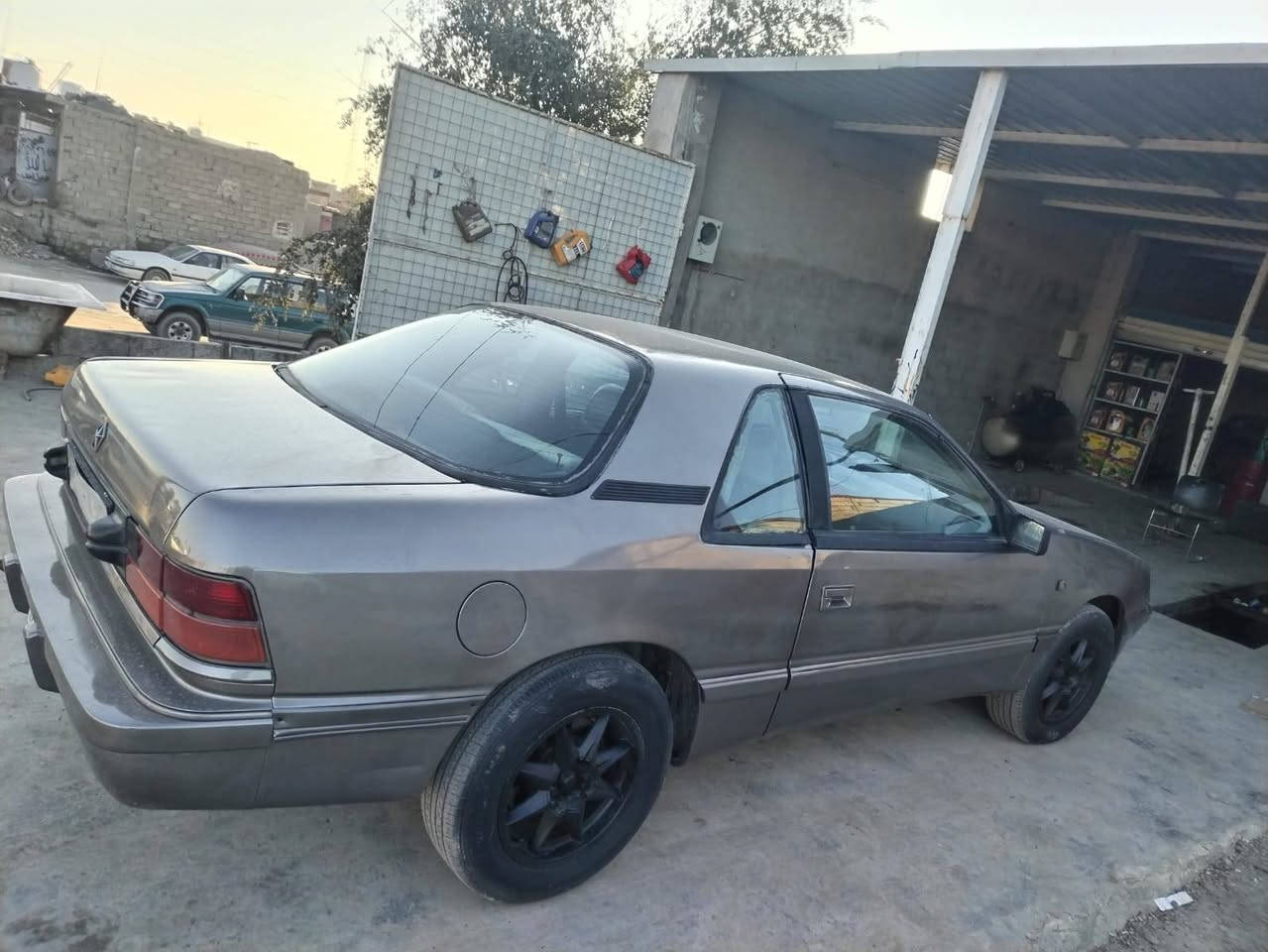 السلام عليكم
دوج كلايزر رياضي موديل 91
محور مكينه كورلا ابو جف
رقم انكليزي كروك  مكان السياره بغداد 
شرط التحويل مصفره غرامات 
هزه جديده سياره كامله 
السعر 25 بيه مجال بصيط 
ممتواجد عل الفيس الاتصال عله الارقام 
مكلف بل نشر رقم صاحب السياره 
***********/
