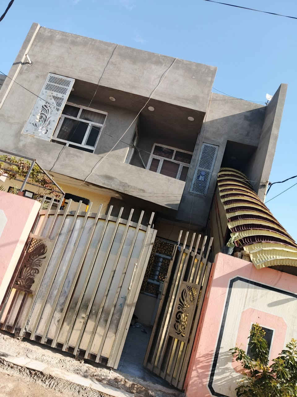 🏠 بيت للبيع – السوامرة الثانية / باب لدرب
📐 170 متر | 🏗 طابقين | 🆕 بناء 2022
🛏 4 غرف نوم | 🛋 صالتان | 🚿 4 حمّامات
🌿 حديقة + 🚗 كراج + مطبخ 
📄 طابو زراعي ملكية خاصة (جاهز للتحويل)
🔑 جاهز للسكن فوراً
💰 السعر: 130 مليون
📞 ***********
