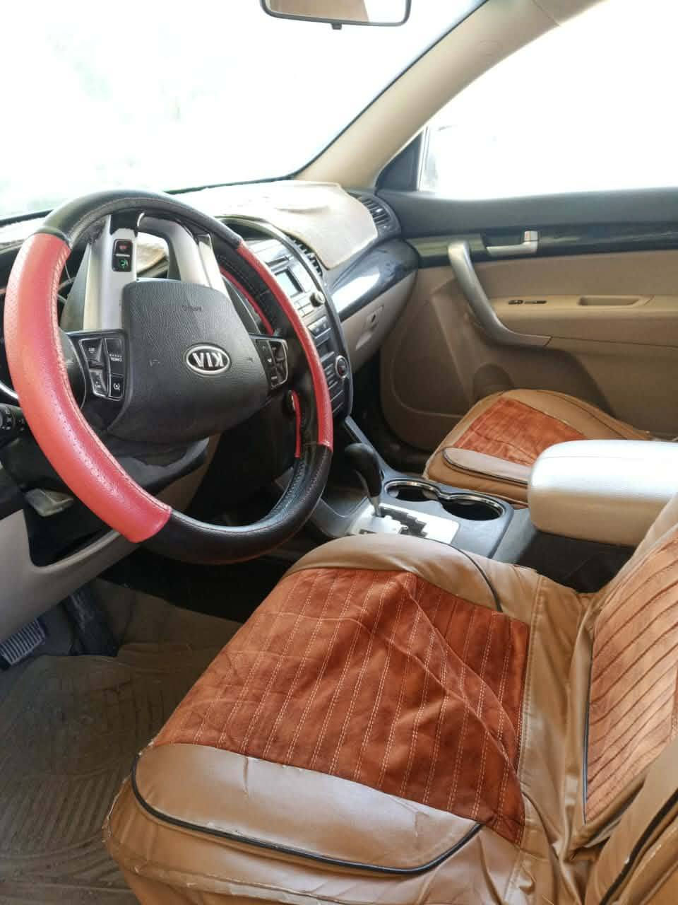 سورنتو 2012 خليجي
6 سلندر فول مواصفات بيها 3 قطع صبغ بيها سونار سيارة جديدة وجاهزة رقم جديد الانكليزي .
العداد /150 الف كيلو 
 العنوان /حله / سنجار 
السعر / 123 وبيها مجال 
للتواصل ***********
