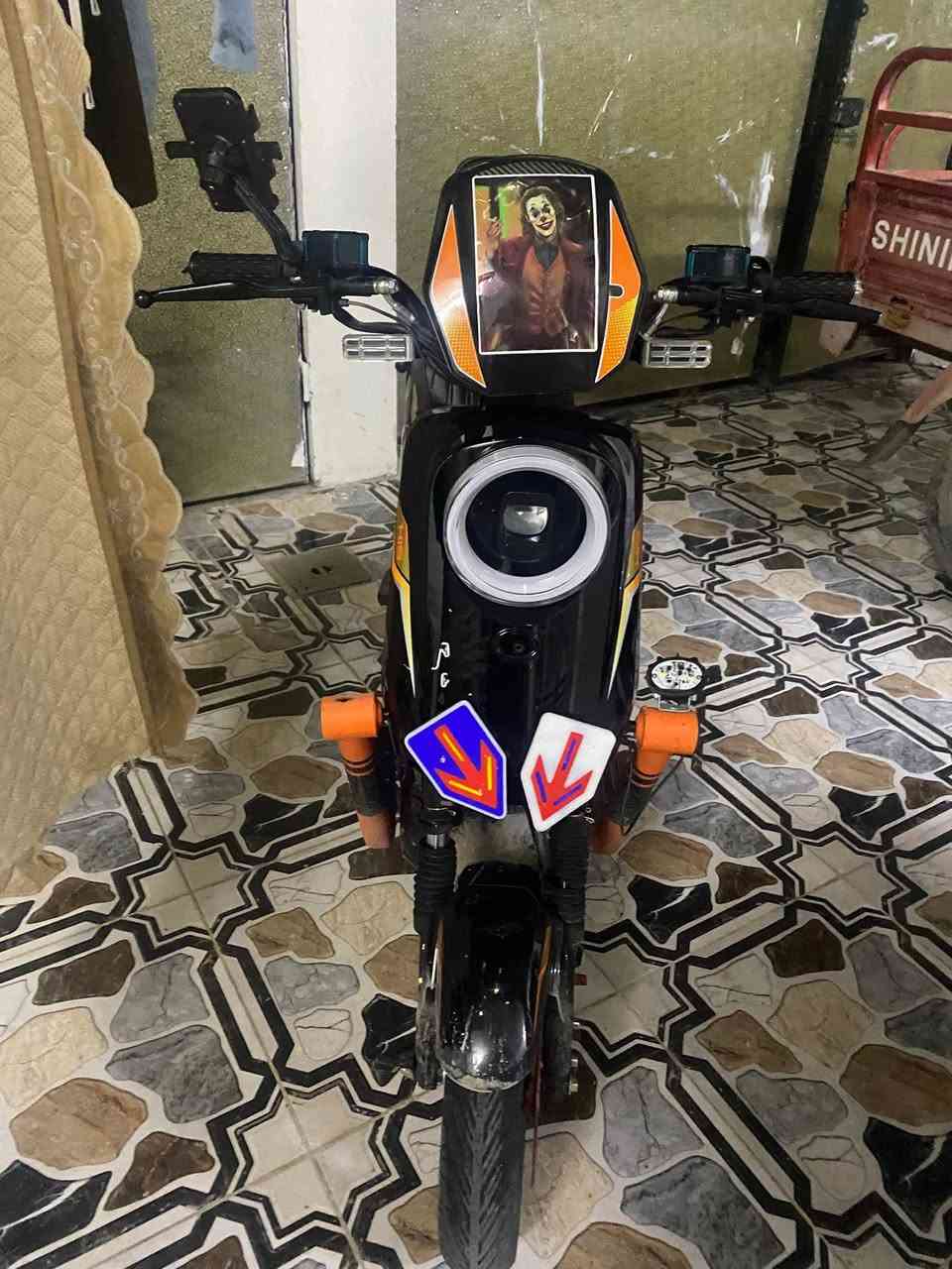للبيعR9برو كل عيب مابي شرط الفحص عيبه بس  ينرادله شاشه لايت ليد ابيض دراجه نضيفه  ٥بطاريات دبل من شركه HISالسعر مناسب٣٦٠بي مجال


**إذا كنت صاحب هذا الإعلان وتريد حذفه لأي سبب، رجاءا أرسل رسالة إلى الدعم الفني**