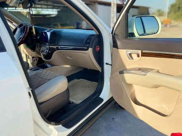 السلام عليكم سنتافي خليجي موديل 2011للبيع فول مواصفات للأخير فتحه بصمه تبريد 3 قطع دفع رباعي /ثنائي تحكم ستيرن محرك 6سلندر رقمها بغداد الدولي بأسمي تحويل ثاني يوم 
سعر 155ورقه بيها مجال حك الجيتواصل مسنجر +واتساب ***********
