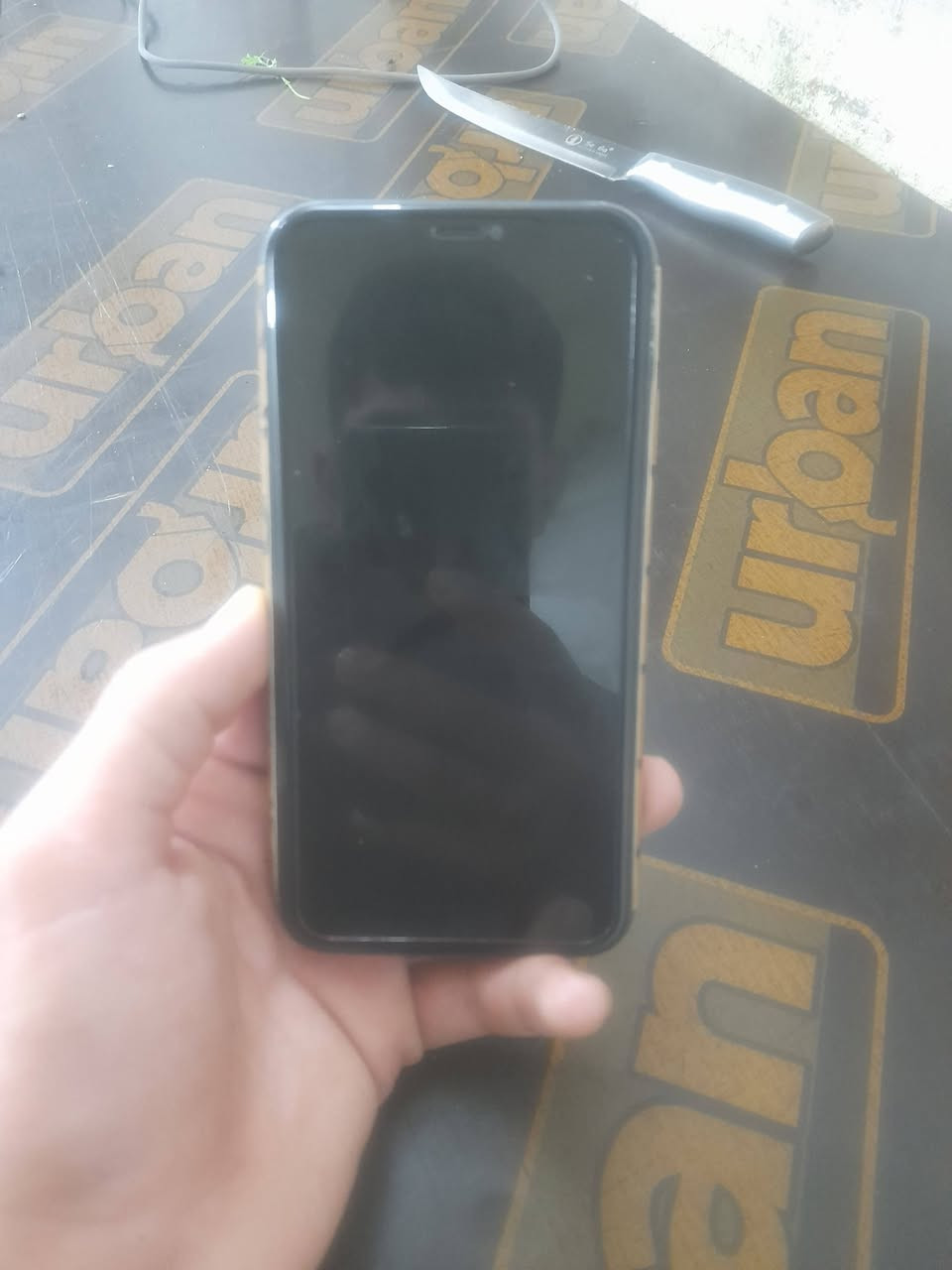 ايفون 11عادي لون اسود شريحتين الجهاز مبدل بي شاشه وبطاريه 100فقط الصهر 150 المكان بغداد تقاطع النهروان رقم ***********

