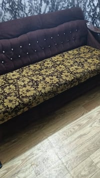 ٨ مقاعد • طقم صوفا • فيه مجال