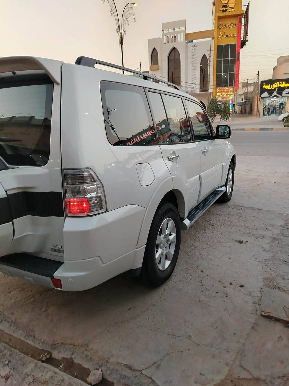 سلام عليكم باجيرو 2015 مكفوله كفاله عامه حتى الدعاميات بأسمي تحويل ثاني يوم ماشيه 92 حقيقي السياره جديده بمعنى الكلمة ومامتعوبه جاهزه ماعايزه شي مكان السياره بابل الحله الشراي يتصل الرقم *********** مكلف بالنشر رجاءََ
