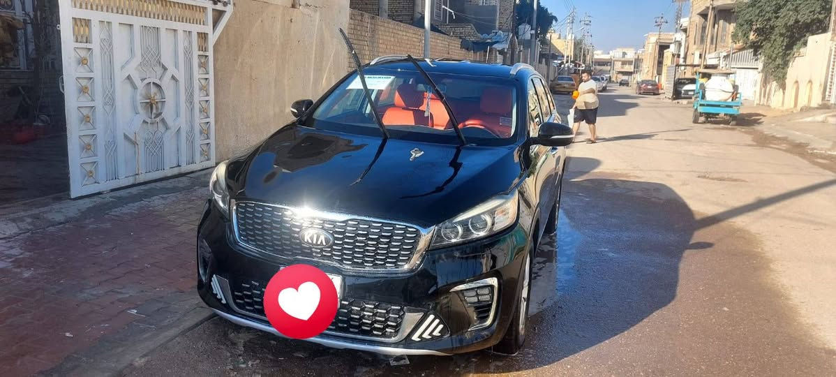 سورنتو موديل ٢٠ وارد امريكي ٦ اسلندر ٧ راكب حادثه بسيط وصور الحادث علخاص السعر ١٩٠ ورقه وبيه مجال للشراي ***********
