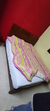 غرف نوم • تخت هيدروليك • زان وقشر جوز