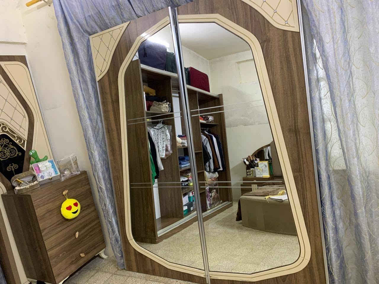 غرفة نوم 7 قطع بحالة جيدة لتواصل ***********
