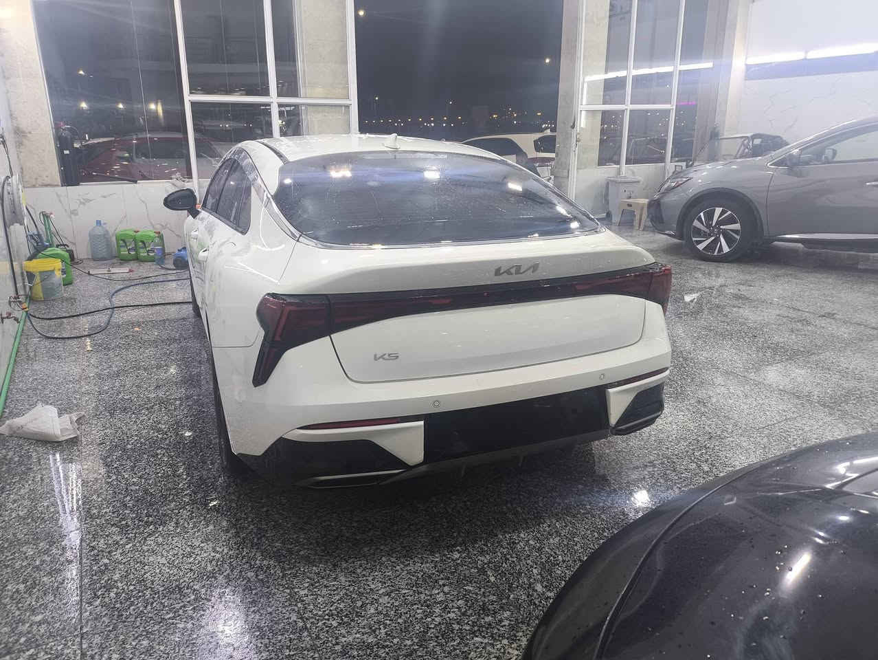 السلام عليكم K5  غاز 2024 كفالة عامه حره بدون رقم ترقيم جميع المحافظات فول مواصفات عده الفتحه مكان بصره معرض الرائد رقم ***********
