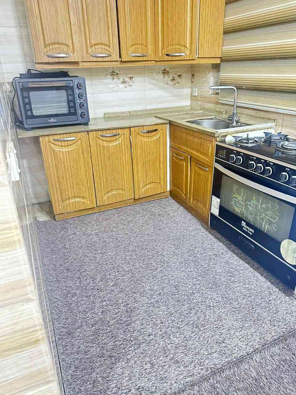 بيت للبيع  حي الحضاره فرع اسواق بركات الزهراء المساحه 150 متر استقبال وصاله ومطبخ حار وبارد غرفتين نوم وصحيات داخليه وخارجيه ومناور 2 
للاستفسار الاتصال ***********
