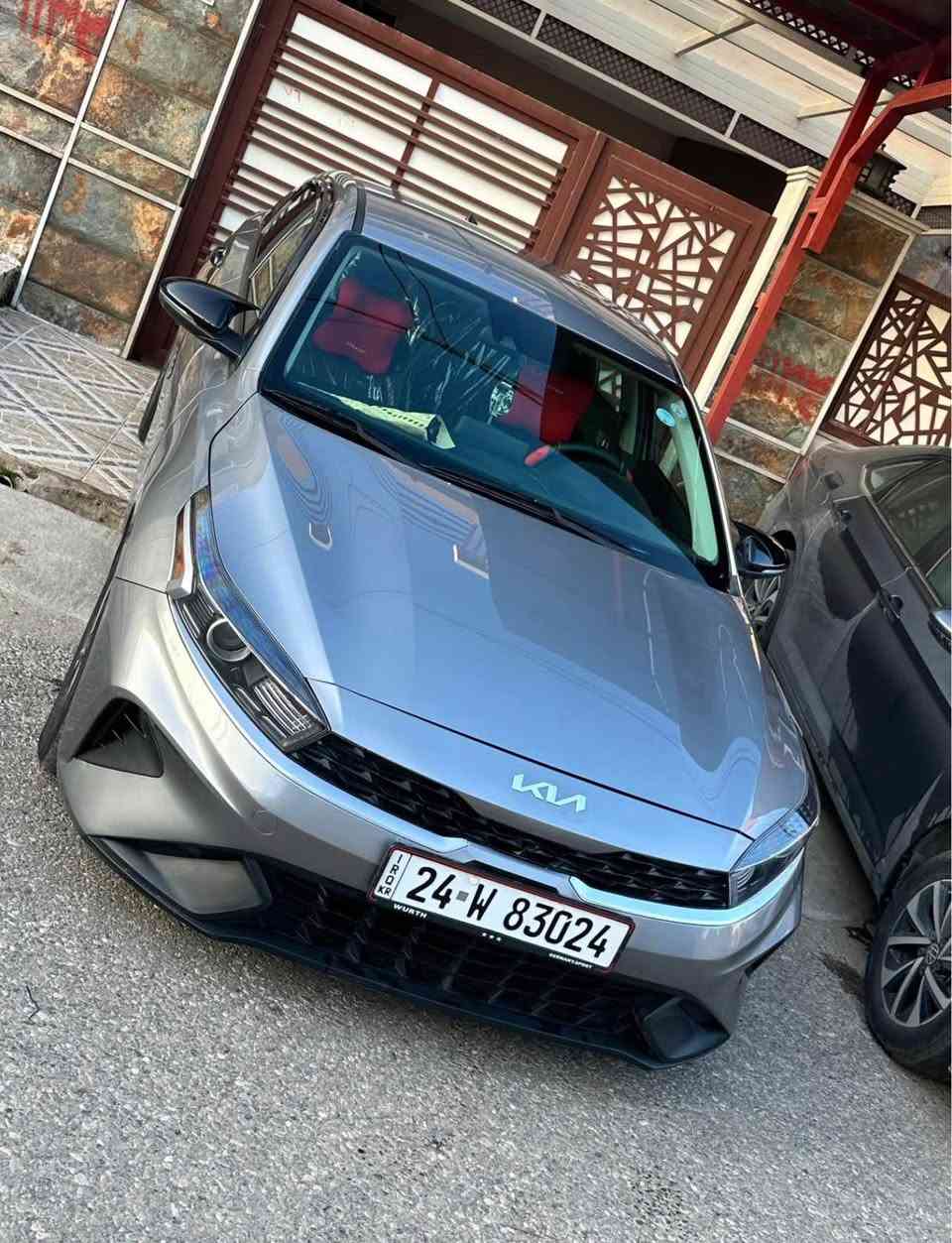 🚗 للبيع: كيا فورتي LXS موديل2023 سعر السياره 153$ 

📍 مكان السيارة :  موصل حي النور
📞 للتواصل: واتس اب  *********** او اتصال او خاص 
                                              
🛠️ المحرك: 4 سلندر 2000 دوش المرغوب

⚙️ المواصفات:

• شاشة كبيرة وكاميرا
• CarPlay و android
• تحكمات ستيرن
• أوتو ستوب
• قيادة ذاتية
• تحديد سرعة وتحديد مسار
• رادارات أمامية وجانبية وخلفية
• مثبت سرعة
• مانع انزلاق
• 3 انضمة قيادة

⚠️ أضرار السيارة: 3 قطع  
• جاملغ امامي وشويه من يم البوند مع وشويه كذالك من الباب 
بدووون دواخل 
ايربك ستيرن وضع شركه صورة الضرر مرفقه بالمنشور 

• الكير والمحرك بحالة ممتازة – شرط الفحص
• صدر وخلف "جيد جداً"
• الرادار وحجر البيئة والكزوز  كلها أصلية طخم تاير جديد 
• السيارة بحالة ممتازة وبدون مصاريف
السعر 153$ موصل, نينوى
