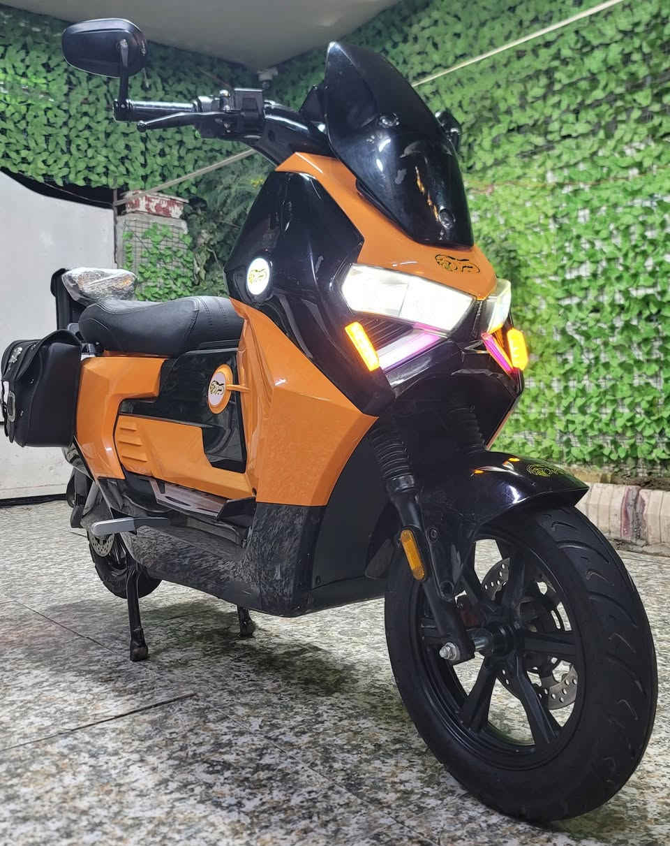 السلام عليكم...دراجه (سيزر ليو)..بطاريه ليثيوم (50) امبير...دراجه معروفه بقوته ومتانته ..تقطع مسافه اكثر من (95) كيلو. بل شحنه الواحده...دراجه جاهزه على وضع الوكاله.. مابيه اي نقص ..
السعر ( مليون و400) قفل ...مكاني بغداد الشعب..الشراي يتصل..***********....واتساب موجود...
