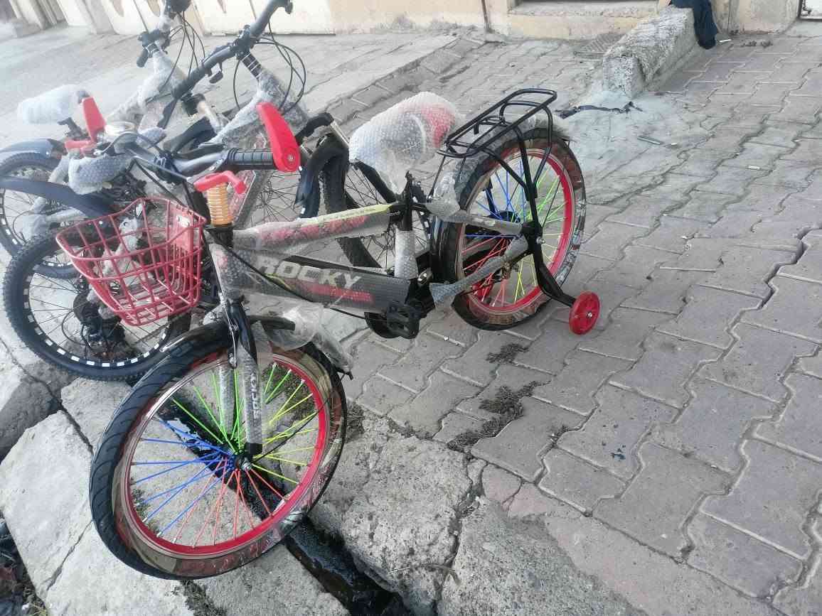 بايسكلات جديد و باله نوع زين عيوان كركوك توصيل محافظة كركوك, العراق


**إذا كنت صاحب هذا الإعلان وتريد حذفه لأي سبب، رجاءا أرسل رسالة إلى الدعم الفني**