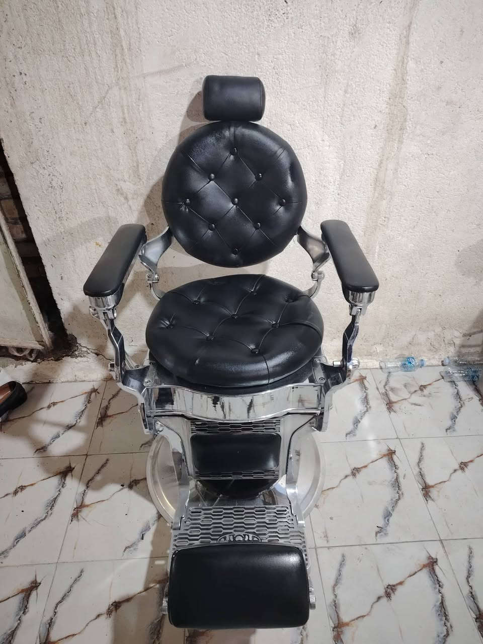 السلام عليكم كراسي عدد2 ومرايات 2 مكان بابل مدينه القاسم *********** ***********
