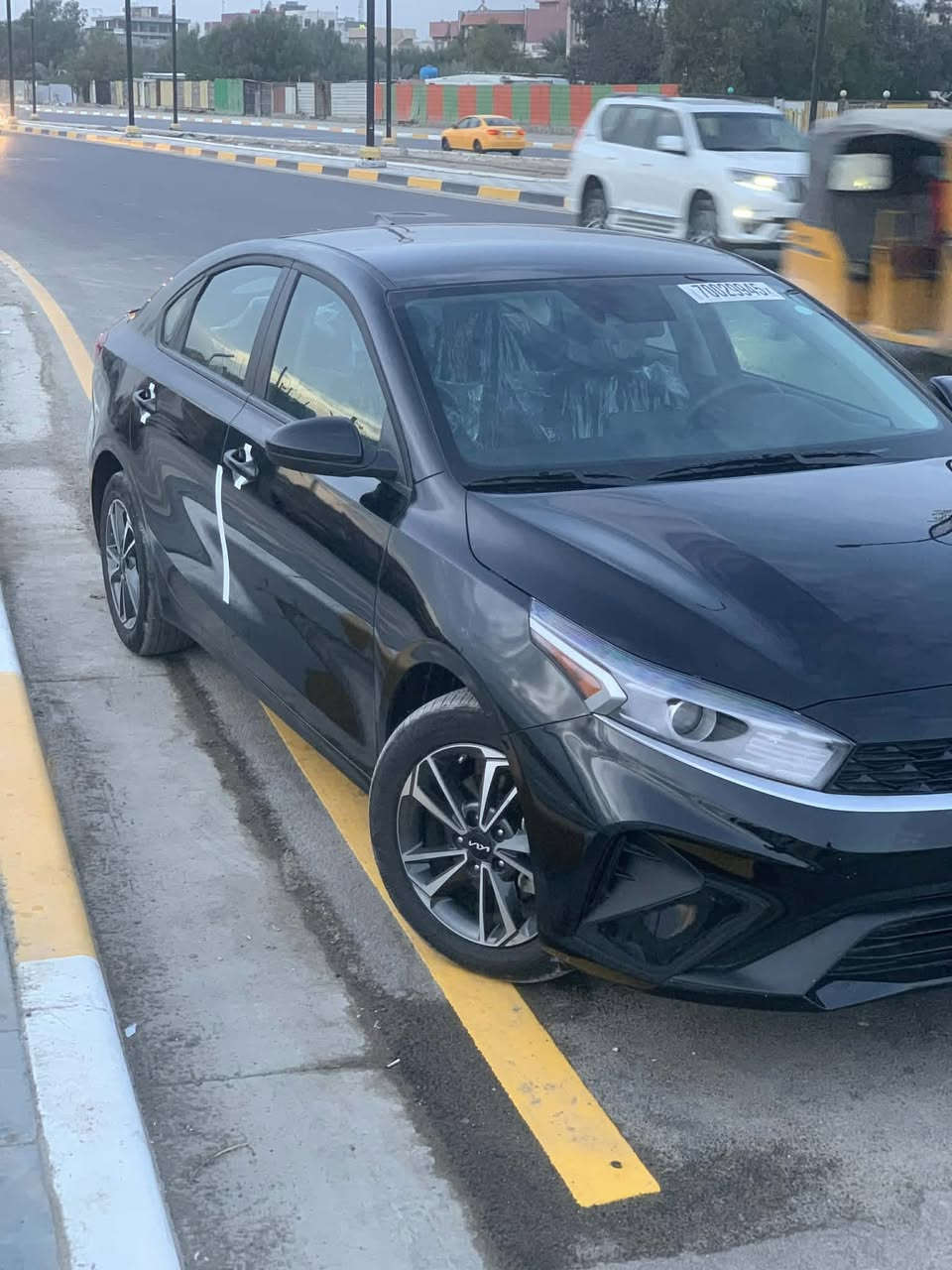 فورتي LX٢٠٢٤ حادث جاملغ خلفي وشويه الباب تصليح للبيع تفاصيل *********** وتساب
