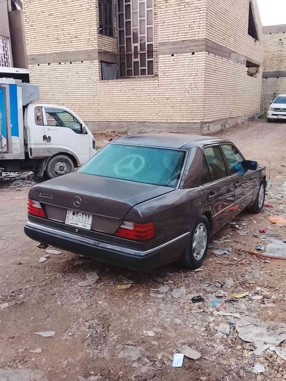 سلام عليكم مرسيدس دب🇩🇪 موديل 1991🧿للبيع بلاديه 6سلندر قبق اسود E300 سياره بيه صبغ شبرين بل جاملغ لخلفي وبارد بخشم لجاملغ المامي تخم تاير جديد وصدر امامي خلفي قبل سبوع اشتغلته كير ومحرك بلاد خير من الله 🪬تبريد شغال🥶 نواقصه مرايه جانبيه و دكمه مال اشاره بس غيه مابيه لون احمر عنابي بيه جراد قليل بس بوليش عوزه بس هيه بيه شوفه حلوه نصبته سعر (71)بيه مجال بيع مستعجل 🔥 ستفسار (***********)مكان بغداد شعب حي لبساتين 🙋💯
