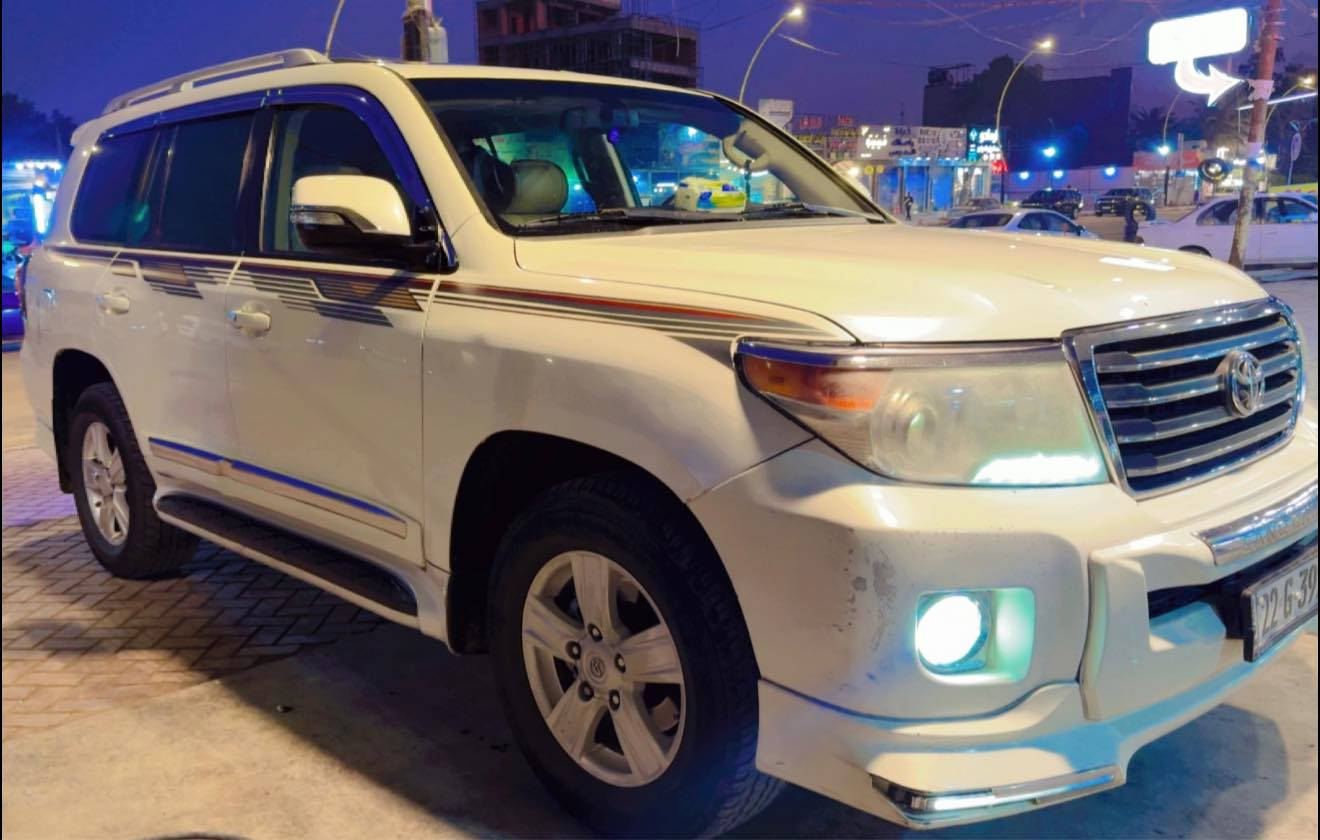 السلام عليكم ورحمة الله وبركاته

للبيع – تويوتا لاندكروزر GXR
📌 موديل: 2014 
📌الرقم أربيل    السيارة باسمي شخصياً

🔧 المواصفات:
 • المحرك: V6
 • الكير: أوتوماتك
 • الدفع: رباعي 4WD
 • بصمة تشغيل
 • ثلاجة
 • تبريد قطعتين
 • شاشة
 • كاميرا
 • مانع انزلاق
 • إشارات بالمرايا
 • فتحة سقف 

 
 🔸 السيارة كلش نظيفة وما بيها أي نقص 
 🔸خالية من العيوب
 
 🔸 مكفولة من الضربة لكن قطعتين صبغ بسبب رفع السبير التعليك الخلفي  

#بغداد - صليخ 600
 
📞 للاستفسار:
***********
