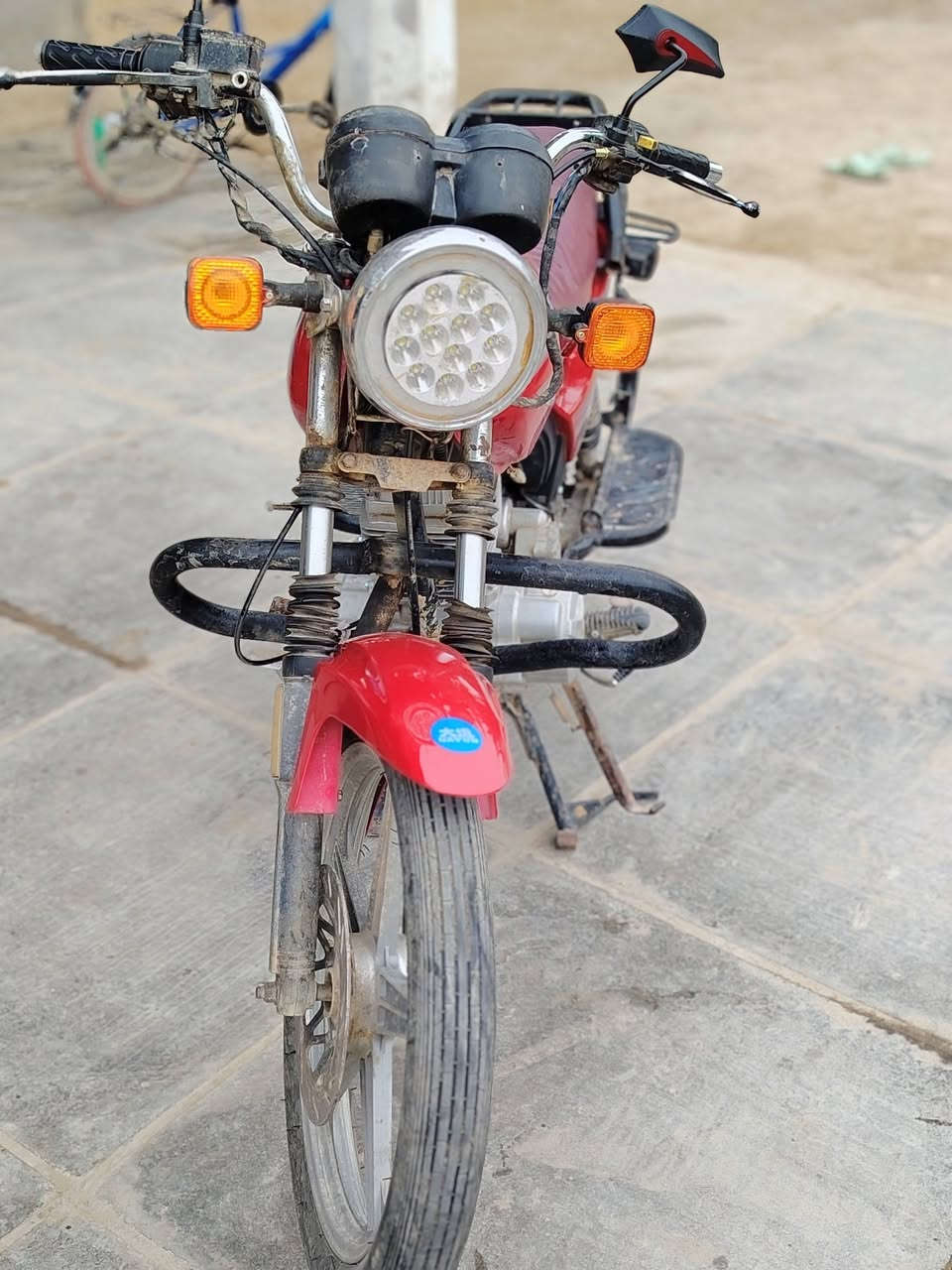 السلام عليكم دراجه دايوان عضم للبيع
دراجه كلك كلك بدون اوراق سعره 450 
مكاني ديوانيه قضاء سومر


**إذا كنت صاحب هذا الإعلان وتريد حذفه لأي سبب، رجاءا أرسل رسالة إلى الدعم الفني**