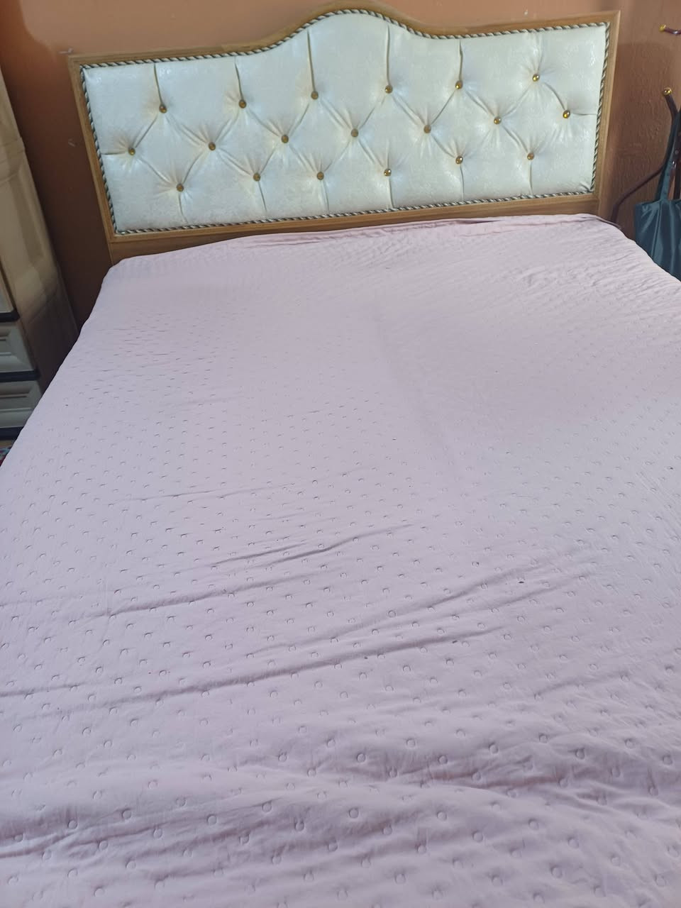 سرير نفرين نظيف جداً خشب عراقي صاج  اصلي متينة جداً مع دوشك اسفنج أصلي للبيع للتواصل خاص


**إذا كنت صاحب هذا الإعلان وتريد حذفه لأي سبب، رجاءا أرسل رسالة إلى الدعم الفني**