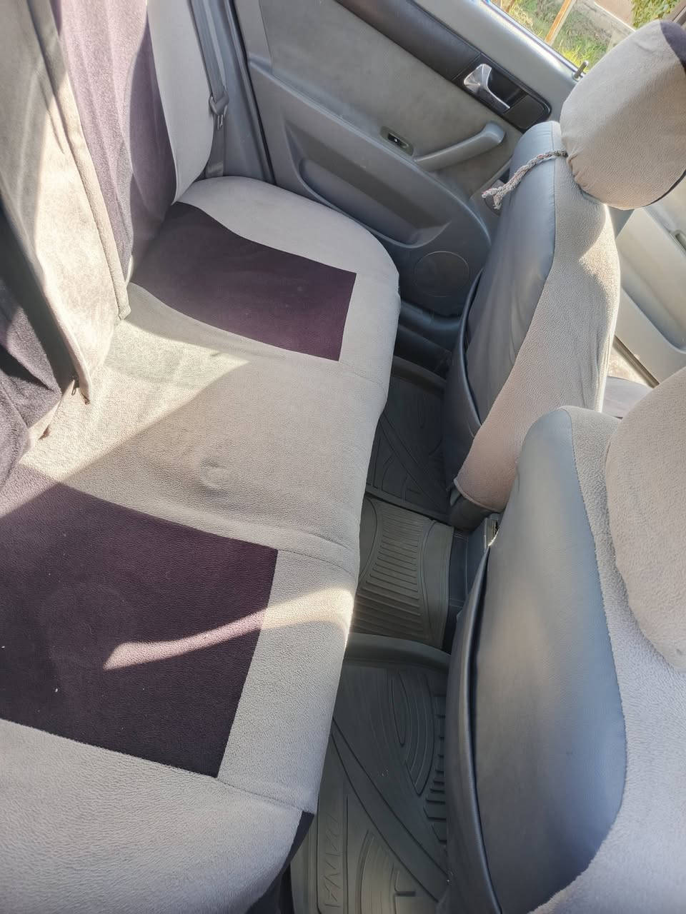 سلام عليكم اوبترا موديل 2010 بدون صبغ مكفولة
بيها بارد بجاملغ جهة السايق كد شبر عدا هاذا مكفولة 
كهربائيات كلها شغالة كير محرك خير من الله 
تبريدها ثلج  
سنويتها ساقطة تحويل بشرط 
مكانها تكريت السعر 87
***********
