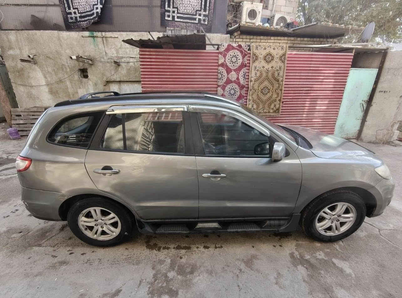 مرحبا للبيع فقط سنتافي 2011 رقم ديالى السياره بيه جفيه بسيطه مصبوغه عااام محرك 2400 ماشيه 92 ميل مكاني بغداد الغزاليه سعره 105 وبيه مجال للاستفسار ***********
