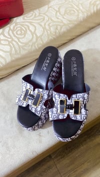 ملابس • قطعة • للبيع