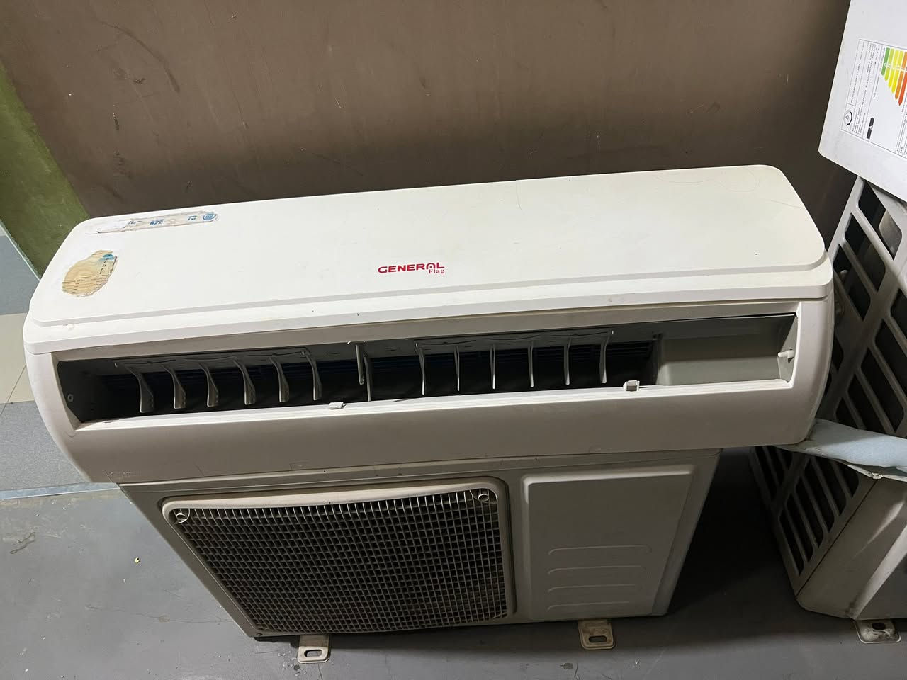 سبلت جنرال طن ونص نضيف كمامبين في الور مقفول غاز جهاز نضيف استعمال قليل للبيع من داخل بسمايه 
***********
***********

