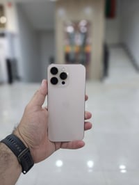 ايفون ١٦ بروماكس ذاكره ٢٥٦ بطاريه ٩٩ جهاز شرق اوسط  الجهاز نظيف مكفول ...