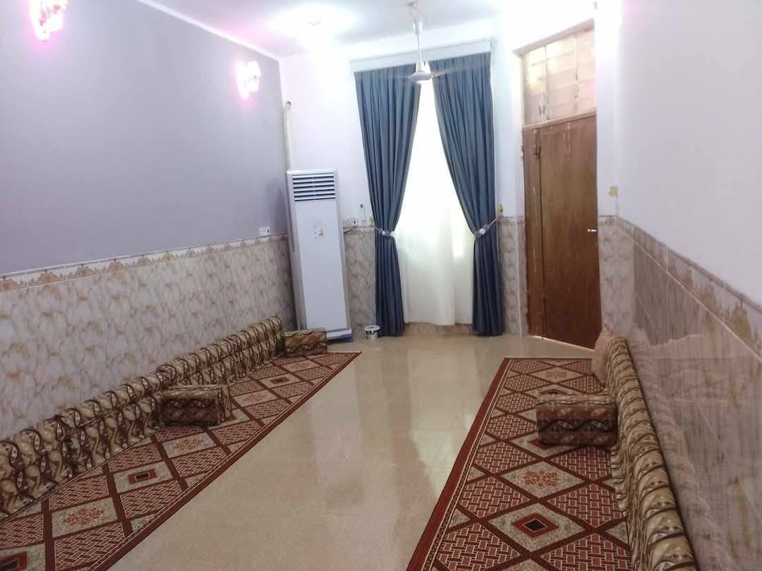 السلام عليكم بيت للبيع بل خشابه بل زراعي قرار محكمه
تفاصيل البيت 

غرفتين وصاله ومطبخ وبراني حمامات داخليه وخارجيه
مساحه البيت 160
السعر 60 وبي مجال 
لاستفسار ***********
