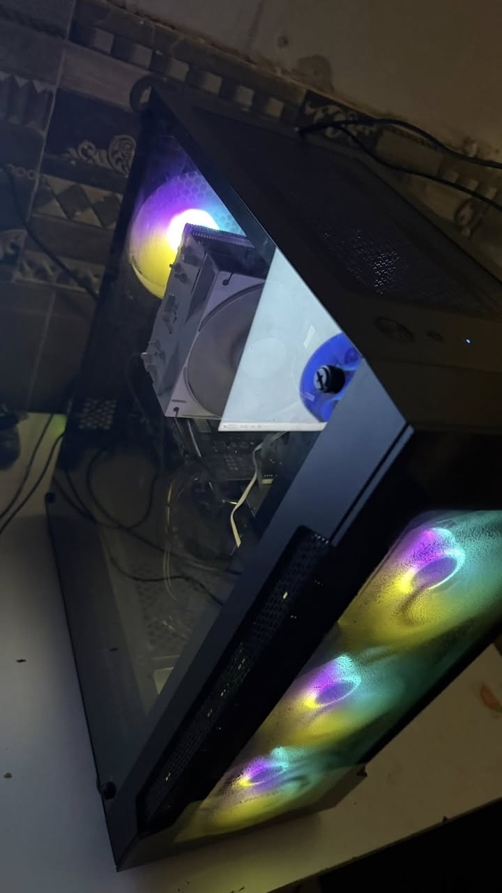 السلام عليكم ، تجميعة للبيع مستعجل
‼️‼️‼️ لا يوجد توصيل ‼️‼️‼️ 
ومكاني بابل 

I5 10400f 
GTX 1660 TI
Asus H510M-K
RAM DDR4 16GB 3200
Power Supply 500W
FAN CPU DEEP COOL AG400 ARGB WHITE
SSD 128GB
Case RGB

التجميعة قفل٤٥٠ الف 
‼️‼️‼️ لا يوجد توصيل ‼️‼️‼️
افحص واخذ الحاسبة  كل القطع شغالة وممصلح بيها اي شي ضمان تفحصها بايدك وتاخذها
متوفر ماسنجر+واتساب 
***********
