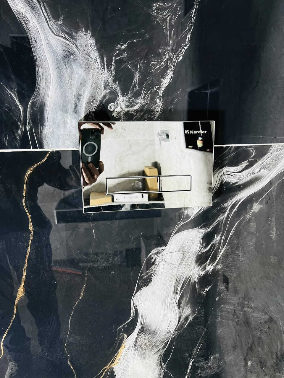 لكزز للبيع موديل ٢٠١٦ السياره كفاله عامه بس مكان بي بارد نص شبر خلف باب الصدر رقم أربيل السياره بسمي السنويه ٢٠٣١ 
دعاميات مكفوله السياره السياره معروضه ٥٩٠ وبيهه مجال شويه الاستفسار أكثر ***********
