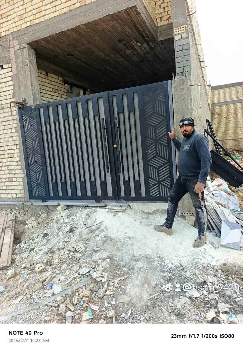 السلام عليكم يوجد لدينا حداد ابوك شبابيك شغل درجه اولى اسعار مناسبه المكان بغداد تاجي صابويات شارع 20 ***********/*********** اي استفسار مراسله واتساب
