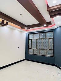 ياسين اخريبط • ٢٠٠م • ٦ غرف