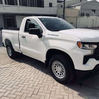 للبيع شوفروليت سلفرادو  مديل 2023  بدي قصير  رقم بغداد  محرك 2700 تون ...