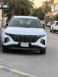 توسان للبيع 2023 ماشيه 44 الف كيلو  السياره كفاله عامه  فول عده البانو...