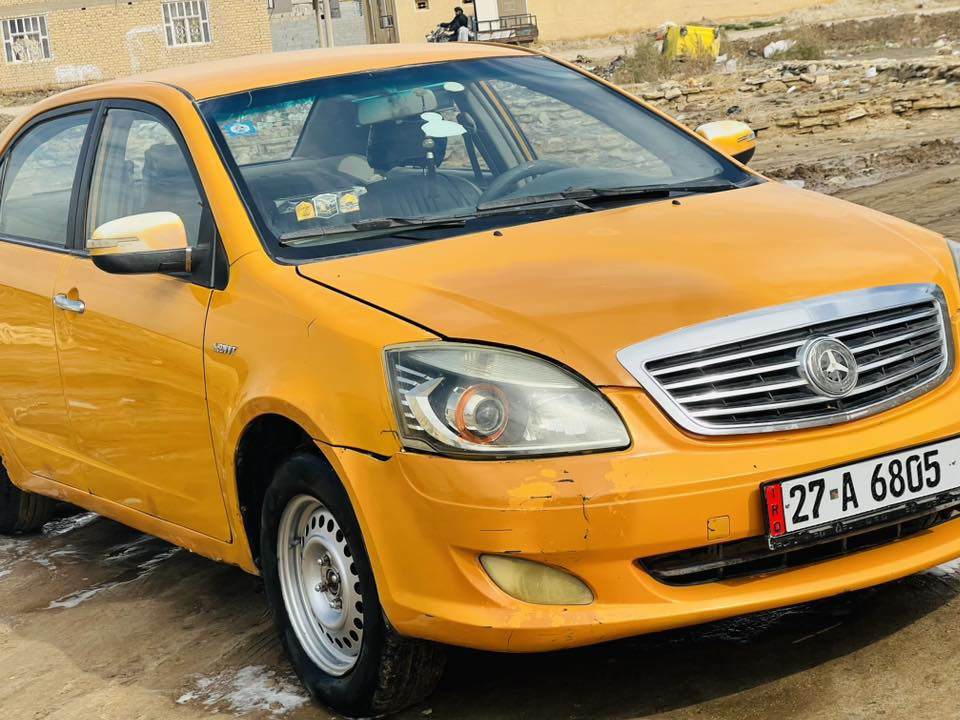 السلام عليكم جيلي موبل للبيع موديل 2013 مكفوله كير ومحرك شرط تخم تاير حداديه جديده دوشمه جديده السعر 46 وبيه مجال 
رقم موبايل ***********
