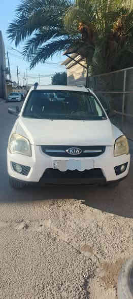 سلام عليكم
كيا سبورتج موديل 2009خليجي 
محرك ألفين المرغوب 
ويل كب لون أبيض 
رقم انكليزي تحويل ثاني يوم
حداديه نضيفه
كير ومحرك نضيفات 
سعر 125مكاني بغداد البياع ***********
