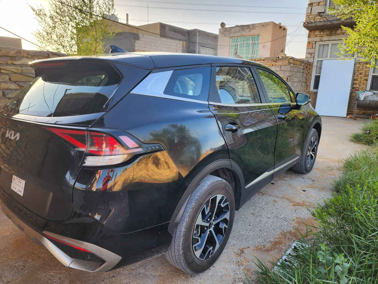 السلام عليكم ورحمة الله وبركاته
للبيع فقط: 
______________________________
✅اسم السيارة : كيا سبورتج. EX
✅الموديل : 2023
✅رقم السيارة : رقم بغداد بأسمي رقم جديد
✅السعر :  169 ورقة 
✅الضرر : قطعتين تبديل  + تصليح الجاملغ  الخلفي 
✅عداد المسافة : 48 الف ميل 
______________________________
🔻1-حجم المحرك  4 سلندر 2500
🔻2-ويل كب حجم 18 مع طقم تايرة 🔻جديد 
🔻3- بصمة باب و بصمة تشغيل و تشغيل عن بعد
🔻4-رادار جانبي 
🔻5-لايتات زينون  
🔻6-اشارات في المرايا الجانبية
🔻7-غرفة السيارة جلد اوف وايت
🔻8-كامرة خلفية اصل 
🔻9-تحكم ستيرن جهتين متكامل 
🔻10-شاشة كبيرة الحجم للتحكم بكافة الايعازات  
🔻11-تحكم كهربائي لمقعد السائق 
🔻12-رادار امامي مانع للتصادم
🔻13-تحديد مسار
🔻14- تدفئة المقاعد الأمامية 
🔻15-وضعيات متعددة للقيادة
🔻16-حساسات خلفية
🔻17-كامرة خلفية
🔻18-تحكم ستيرن جهتين متكامل 
 

✅السعر المطلوب 169  ورقة ✅‏
______________________________
‏الاتصال متواجد واتس اب
                                                           📞  ***********

🔴العنوان:الديوانية
