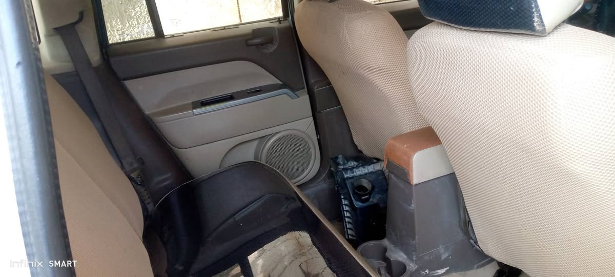 جيب كومباس موديل 2007
محرك 2400
كير عادي بلاد 
تخم تأير جدد 
حداديه وسط 
معجون وصبغ وضربه بيه 
سنويه نهاية ال26بغداد 
مكاني ميسان 
شغل وطلع وين مايعجبك سياره قويه 
سعره 50بيه مجال الشراي
كوم حديد ابيع


**إذا كنت صاحب هذا الإعلان وتريد حذفه لأي سبب، رجاءا أرسل رسالة إلى الدعم الفني**